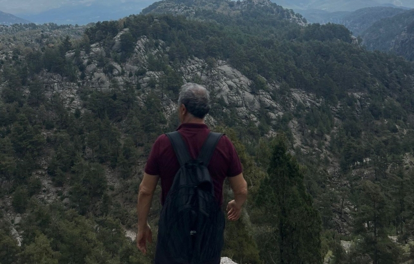 Şair ÜMİT YURTKURAN yazdı: "Ortadoğu'nun Kuduz İti.."