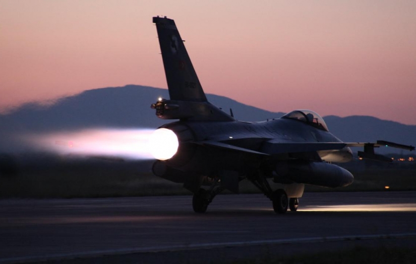 Türk F-16'ları KKTC'ye konuşlandırılabilir