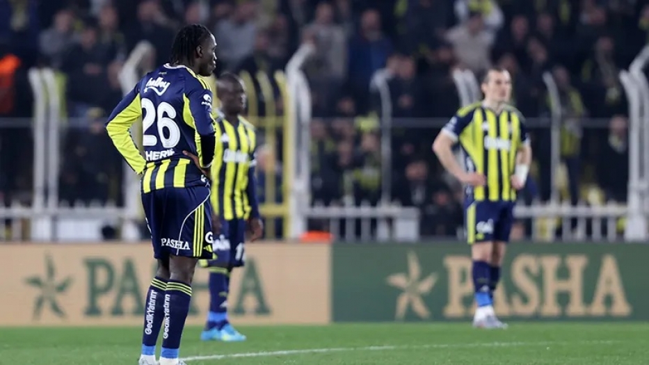 Fenerbahçe liderliği son dakikada kaçırdı