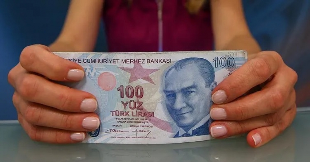 Kamu bankalarındaki kredi, kredi kartı ve çek karnesine ilişkin sınırlamalar yeniden belirlendi