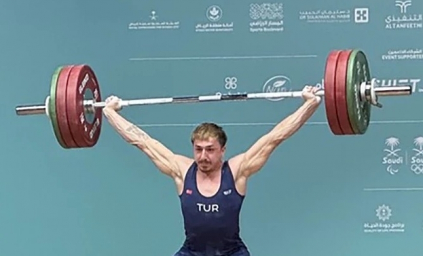 Milli haltercimiz Yusuf Fehmi Genç "Avrupa Şampiyonu" oldu