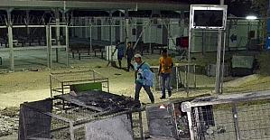 Midilli adasında mültecilerin kaldığı kampta yangın