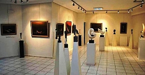 Semra Sancak ile Fırça Sanat Galerisi'ndeyiz.