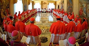 Katoliklerin ruhani lideri Papa Francis'in yeni Kardinalleri atanıyor.