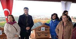 Sokak kedilerine dondurucu soğukta sıcak yuva