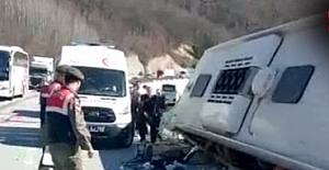 Türk Metal Sendikası otobüsü trafik kazası geçirdi ve 7 bayan işçi hayatını kaybetti