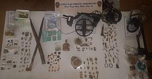 Asırlık tarihi eserlerin yurt dışına kaçırılmasına polis engeli