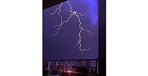 Edirne’de şimşekler gökyüzünü aydınlattı