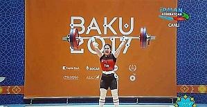 Milli Haltercimiz Sümeyye Kentli, Bakü’de altın madalya kazandı