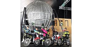 Uçan motorlular Antalya’da