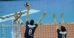 Voleybol Efeler Liginde Arkasspor, Halkbank’ı 3-1 yendi