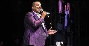 Bursa’da Ata Demirer coşkusu