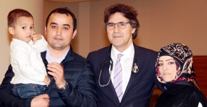 Çocuğun nefes borusuna kaçan fıstık !