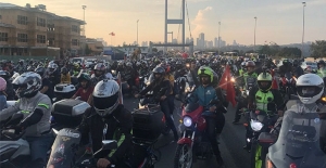 Motosikletçilerden eylem: "Araç sürücülerinin cep telefonları yerine yola dikkat etmelerini istiyoruz"