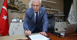 Mustafa Bozbey Yerel Yönetim Şeffaflık Taahhütnamesi’ni imzaladı