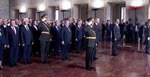 Devlet erkânı Anıtkabir'de