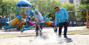 Kum havuzları dezenfekte ediliyor