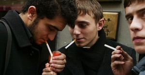 Sigara yasağı: 1940'lardaki çakmak yasağından, 2019'da sürücülere cezaya..