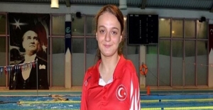 Sümeyye Boyacı "Dünya Paralimpik Yüzme Şampiyonası"nda dünya ikincisi oldu!