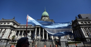 Arjantin’de milletvekilleri 180 gün maaş almayacak