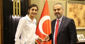 Bursa, Hatice Kübra ile Olimpiyatlarda