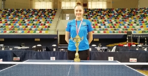 Masa tenisinin en iyisi "Ece Saraç"