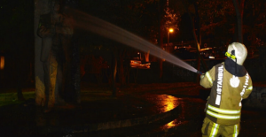 Melih Cevdet Anday'ın heykeli yandı