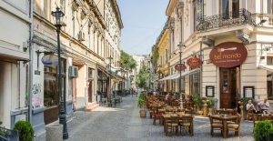 Yazarımız ALİ KAYBAL'ın Bükreş'teki tarihi ve turistik incelemeleri (8) - Atatürk Anıtı, Cişmigiu Parkı ve Lipscani