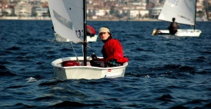 Yelken Sporcusu Azra Sevinç gümüş grupta