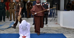 Endonezya Açe'de kadın kırbaç ekibi kuruldu