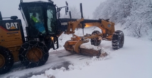 Uludağ yamaçlarında karla kesintisiz mücadele