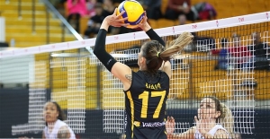 Lider VakıfBank seriyi 13 maça çıkardı