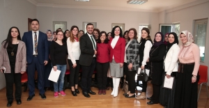 Nilüferli kadınlar İngilizce öğreniyor