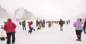 Uludağ’da ‘kış şenliği’ coşkusu