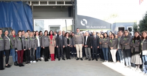 Erdem çalışan kadınları unutmadı