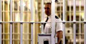 İngiltere'de salgın nedeniyle bazı tutuklu ve hükümlünün salıverilmesi değerlendiriliyor