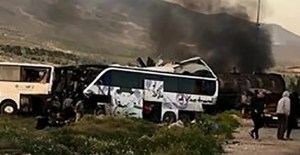 Şam'da yakıt tankeri ile iki yolcu otobüsü çarpıştı! 30 Kişi öldü..
