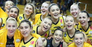 VakıfBank üst üste sekizinci kez yarı finalde