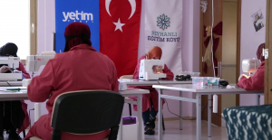 Yetim anneleri maske üretiyor