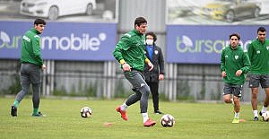 Bursaspor sıkı çalışmaya devam ediyor