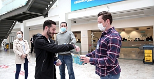 Nilüfer’de üretilen maskeler vatandaşa dağıtılıyor