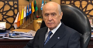 Bahçeli: "Bayramlar tıpkı bayrak gibi bağımsızlığın simgesidir"