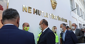 Otobüs terminalinde yolculara bayram sürprizi