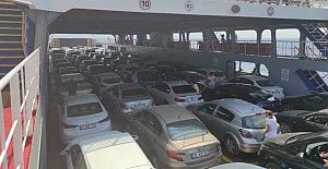 Bozcaada'da adım atacak yer kalmadı, tatilciler akın ediyor