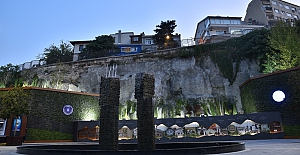 Altıparmak’a anı duvarı