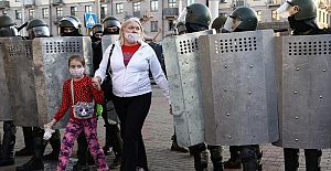 Belarus'ta kadınlardan Devlet Başkanı Lukaşenko'ya: "Seçimlerde Oy Çaldın, Utan!.."