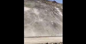 Hakkari-Van karayolunda heyelan kameralara yansıdı