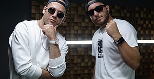 Anıl Piyancı ve Emrah Karakuyu'dan yeni şarkı: Yürüyoruz Yana Yana