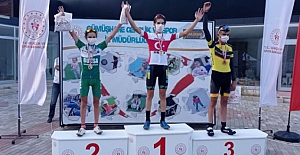 Bursalı gençlerden ikincilik kupası