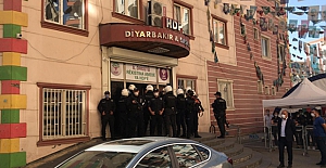 HDP Diyarbakır İl Binası'nda operasyon, gözaltına alınanlar var